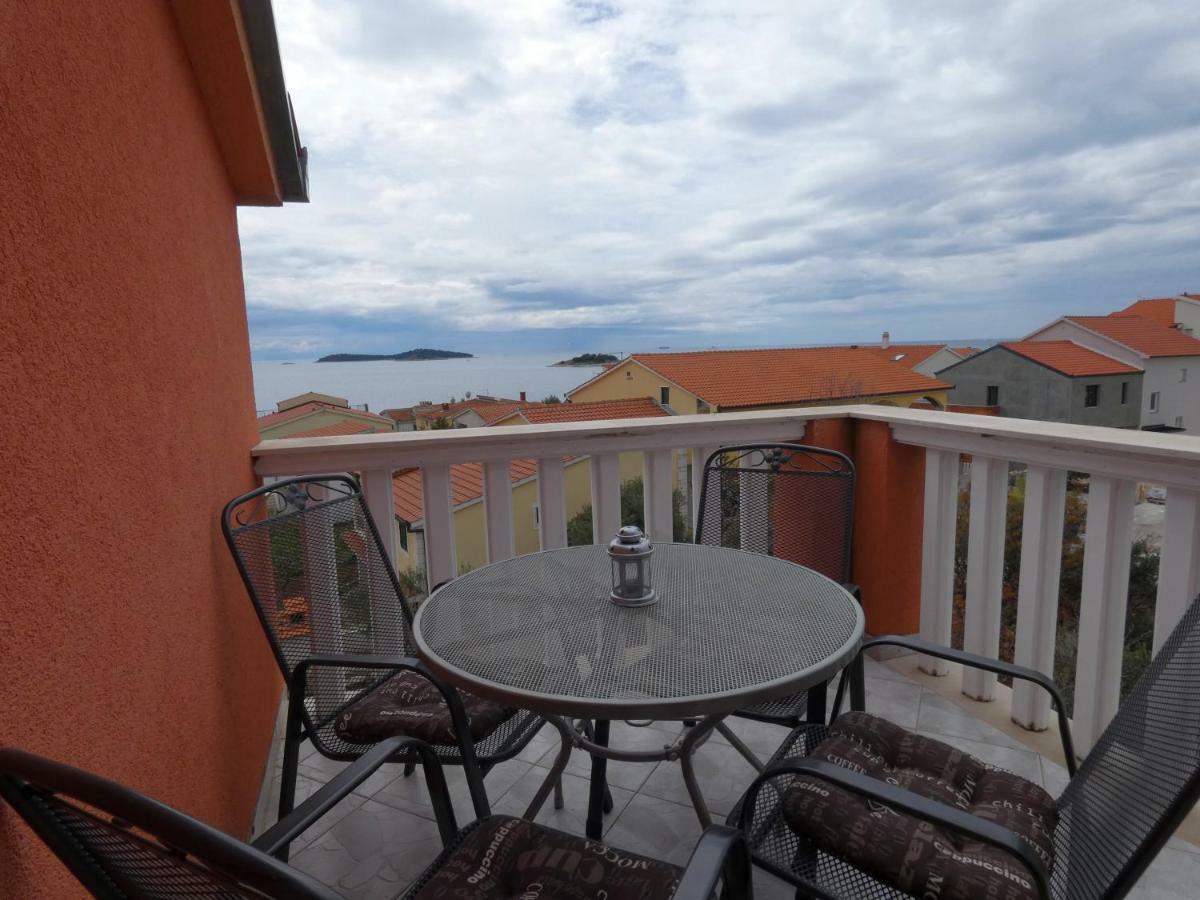 Apartmani Saric Rogoznica Zečevo Exteriér fotografie