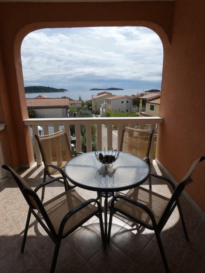 Apartmani Saric Rogoznica Zečevo Exteriér fotografie